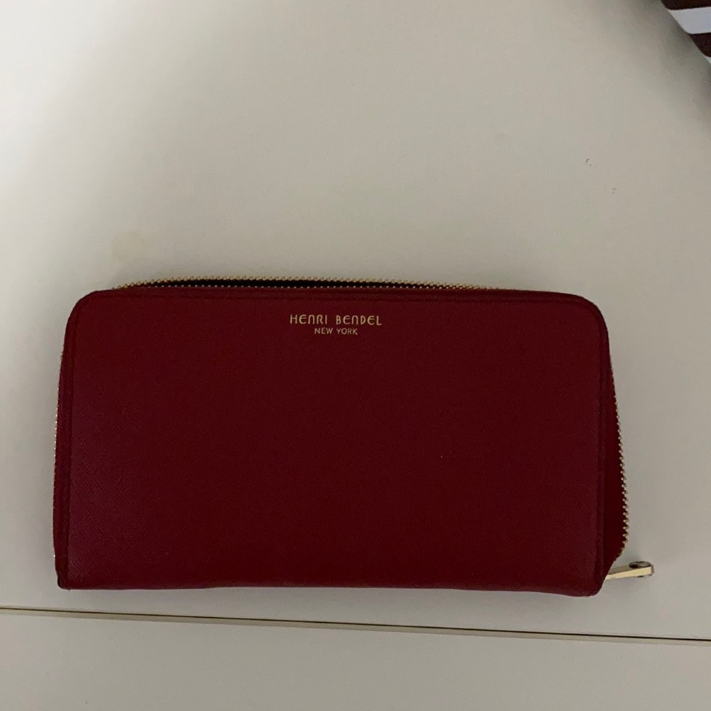 Henri Bendel Continental wallet
